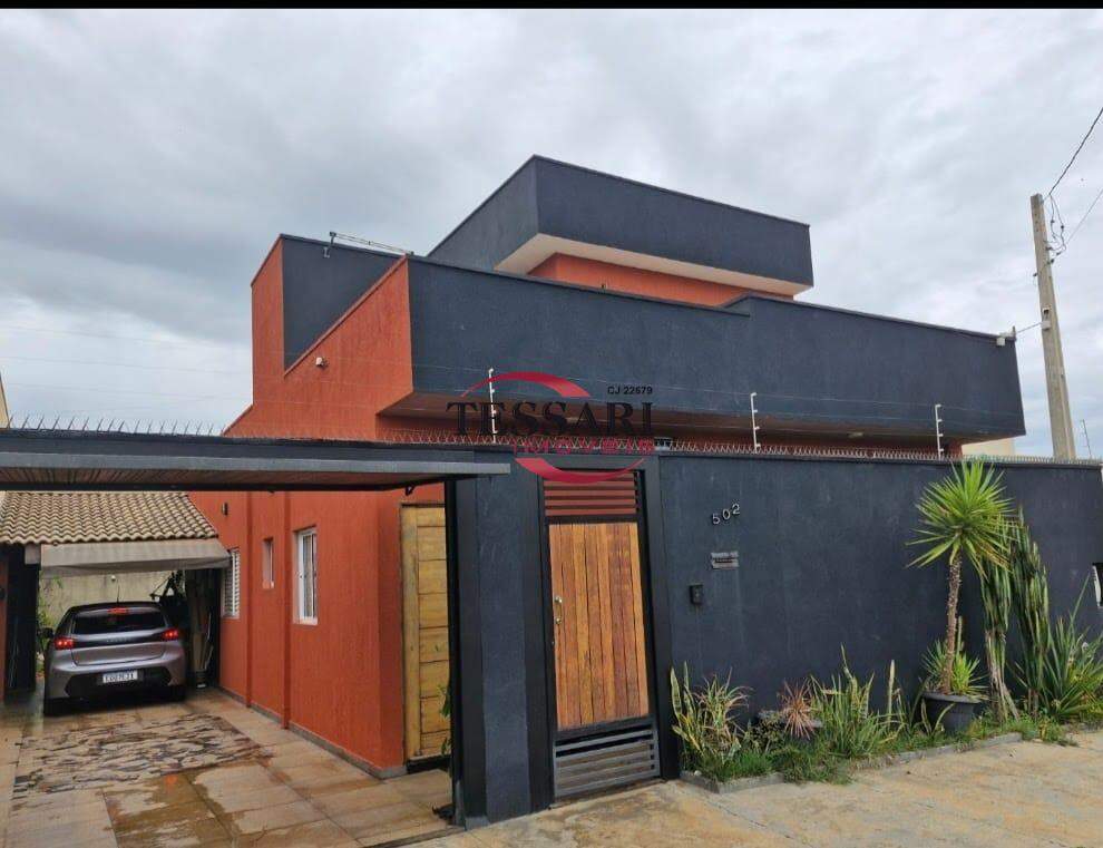 Casa com 3 quartos à venda, 179m² — foto 1 de 17