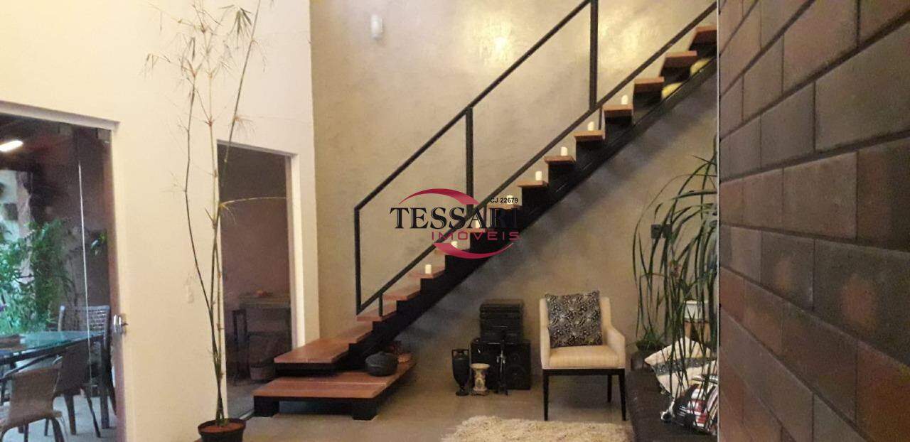 Casa com 3 quartos à venda, 179m² — foto 4 de 17