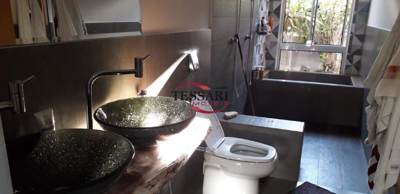 Casa com 3 quartos à venda, 179m² — foto 11 de 17