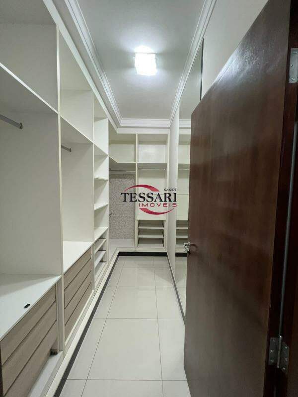 Casa de Condomínio com 3 quartos à venda, 238m² — foto 13 de 26