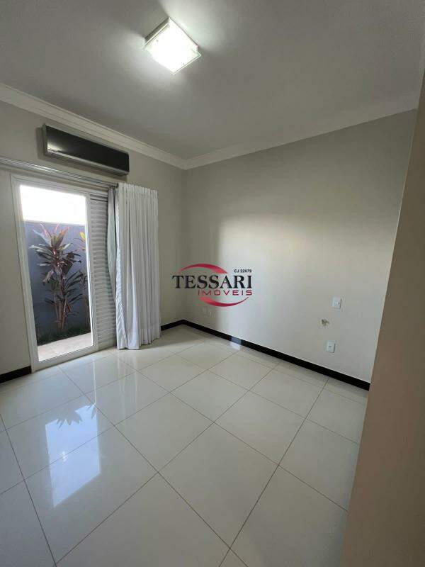 Casa de Condomínio com 3 quartos à venda, 238m² — foto 12 de 26