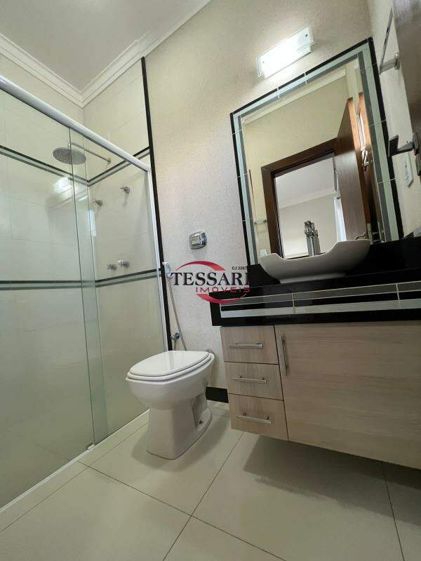 Casa de Condomínio com 3 quartos à venda, 238m² — foto 16 de 26