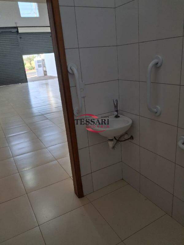 Loja / Salão / Ponto Comercial  para aluguel, 115m² — foto 3 de 9