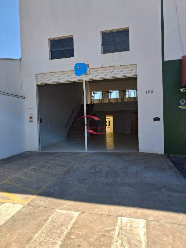 Loja / Salão / Ponto Comercial  para aluguel, 115m² — foto 1 de 9