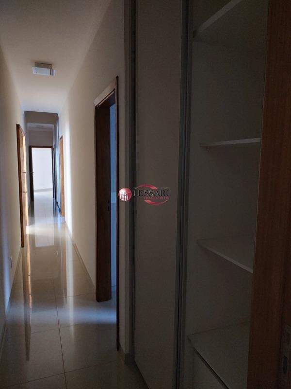 Casa de Condomínio com 4 quartos à venda, 200m² — foto 18 de 30