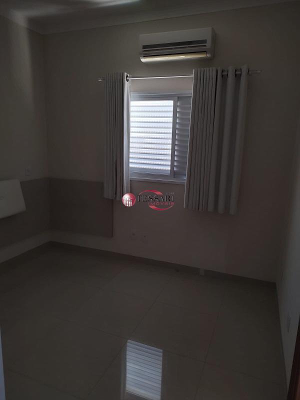 Casa de Condomínio com 4 quartos à venda, 200m² — foto 13 de 30