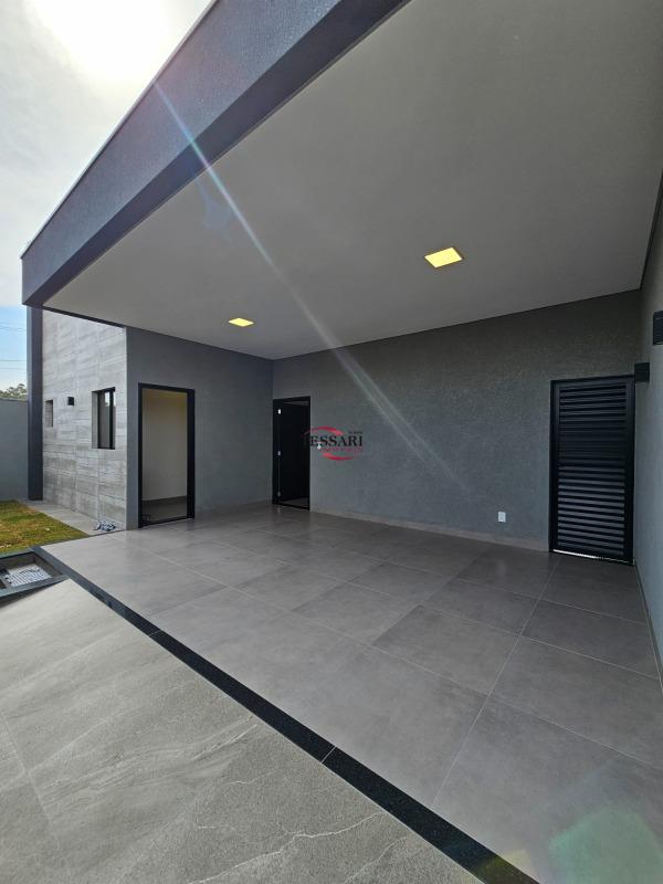 Casa com 3 quartos à venda, 120m² — foto 2 de 26