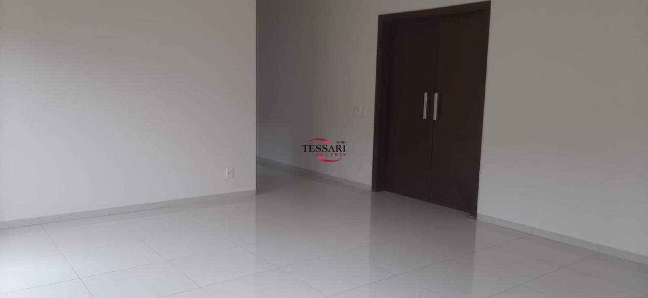 Casa de Condomínio com 3 quartos à venda, 250m² — foto 3 de 30
