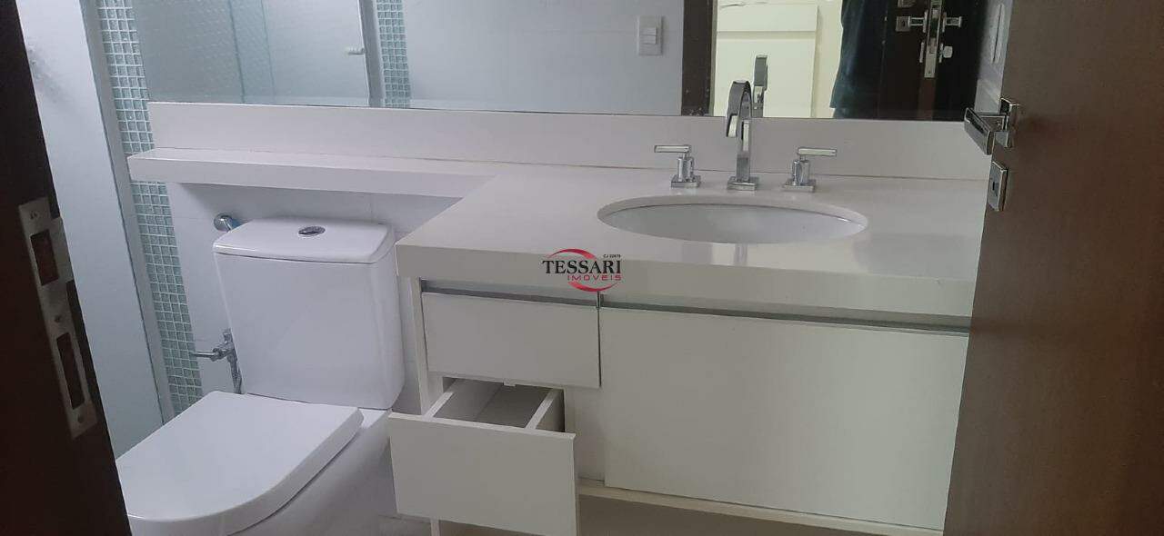 Casa de Condomínio com 3 quartos à venda, 250m² — foto 17 de 30