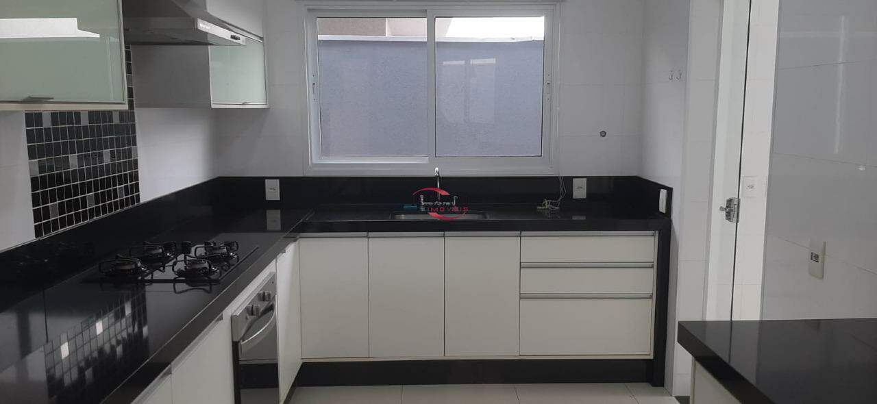 Casa de Condomínio com 3 quartos à venda, 250m² — foto 10 de 30