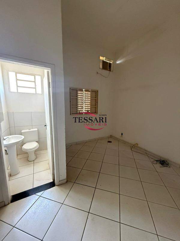 Loja / Salão / Ponto Comercial para aluguel, 650m² — foto 20 de 28