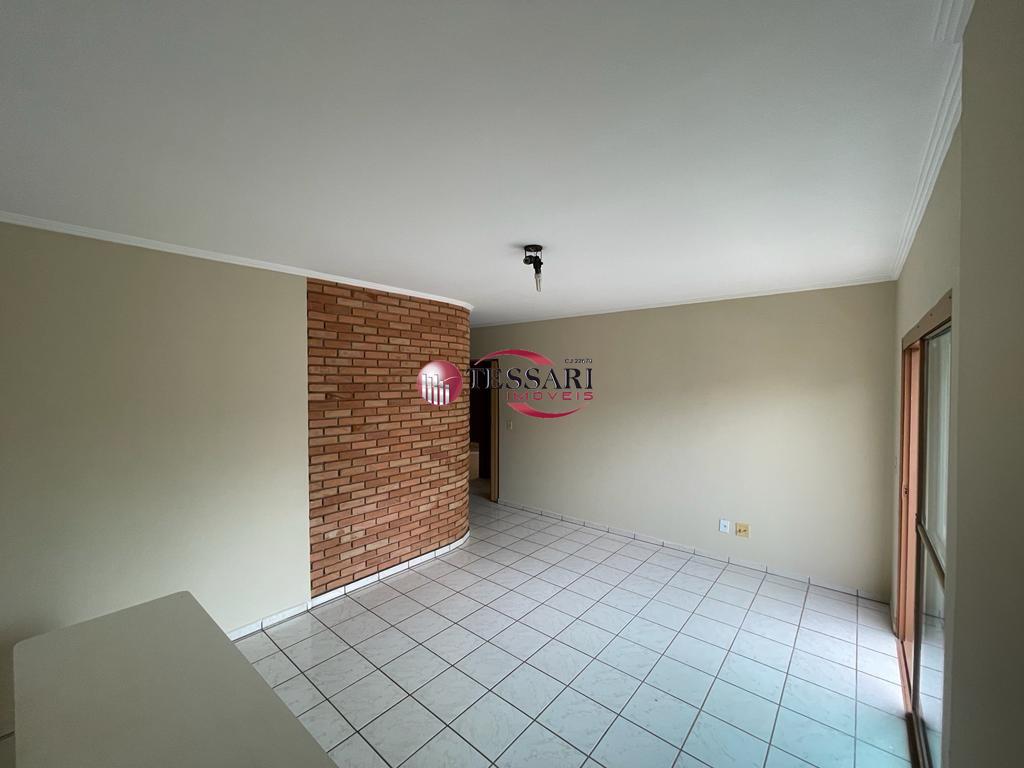 Apartamento com 2 quartos à venda, 70m² — foto 2 de 13