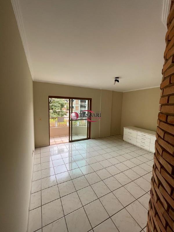 Apartamento com 2 quartos à venda, 70m² — foto 3 de 13