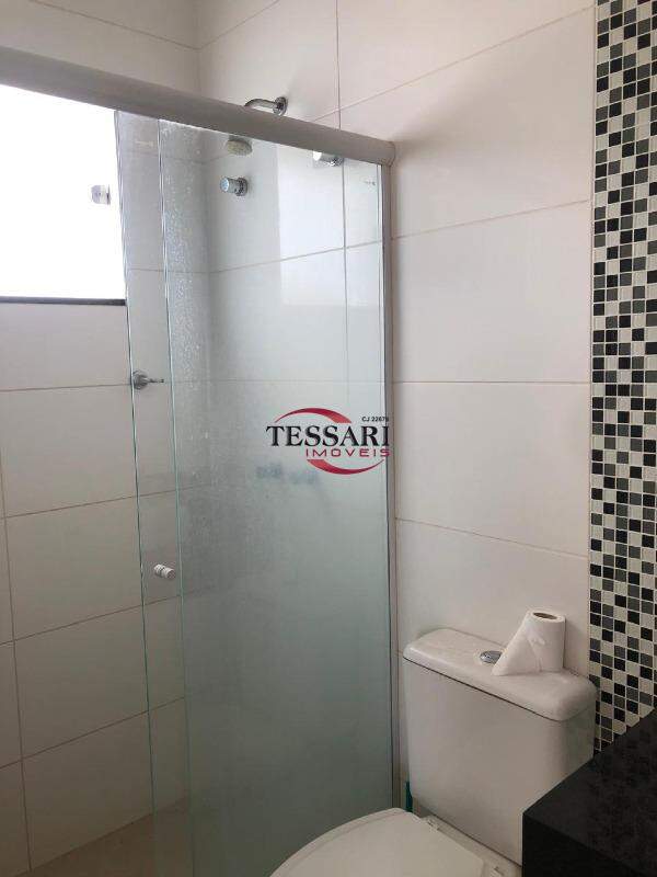 Casa de Condomínio com 4 quartos para aluguel, 300m² — foto 17 de 30