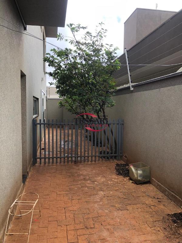 Casa de Condomínio com 4 quartos para aluguel, 300m² — foto 29 de 30