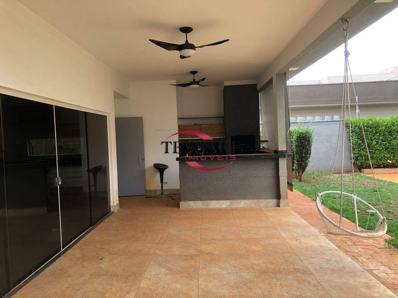 Casa de Condomínio com 4 quartos para aluguel, 300m² — foto 27 de 30