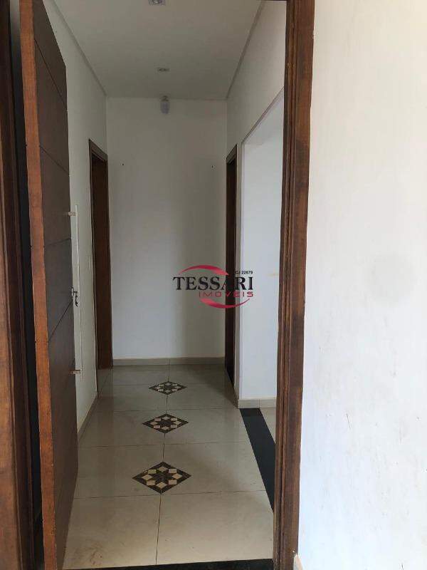 Casa de Condomínio com 4 quartos para aluguel, 300m² — foto 2 de 30