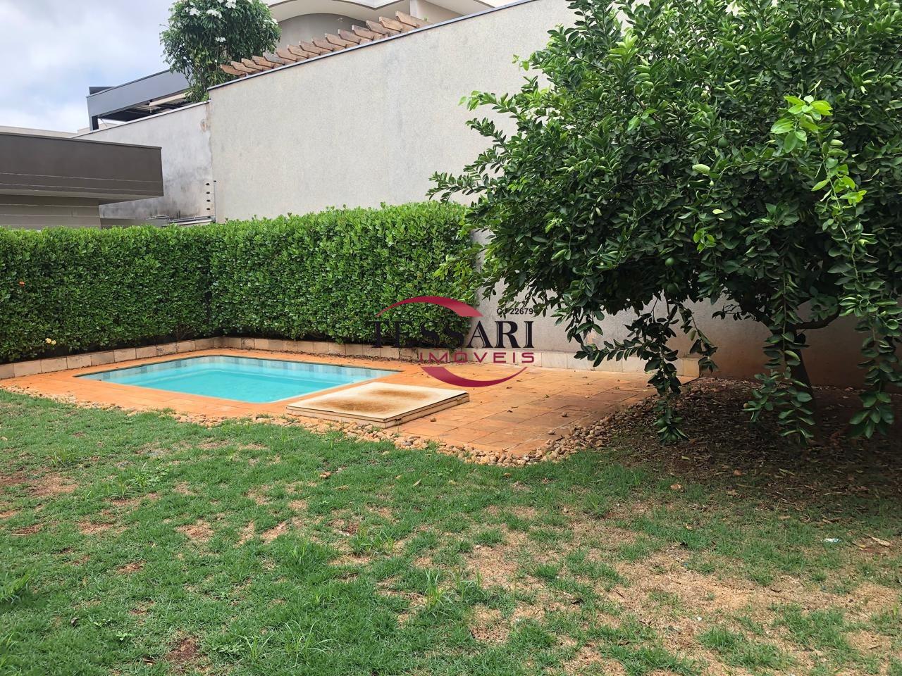 Casa de Condomínio com 4 quartos para aluguel, 300m² — foto 25 de 30