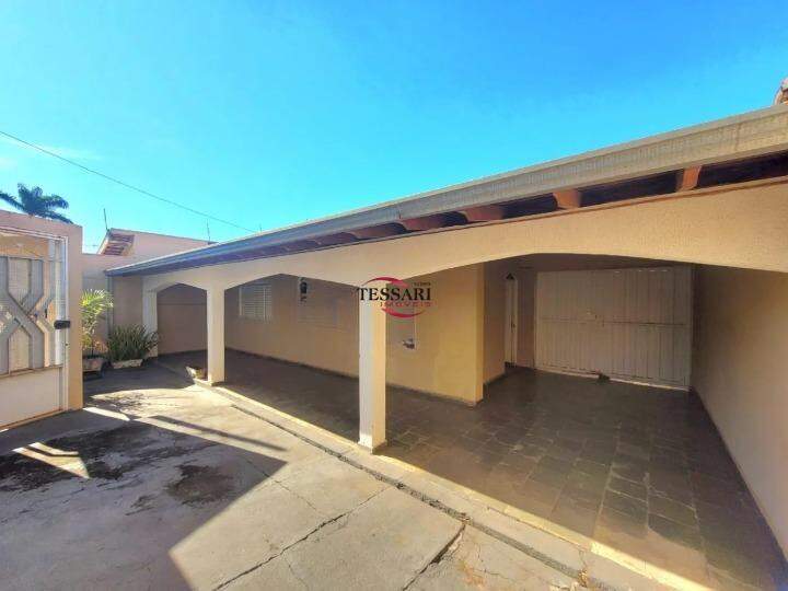Imóvel Comercial à venda, 230m² — foto 1 de 28
