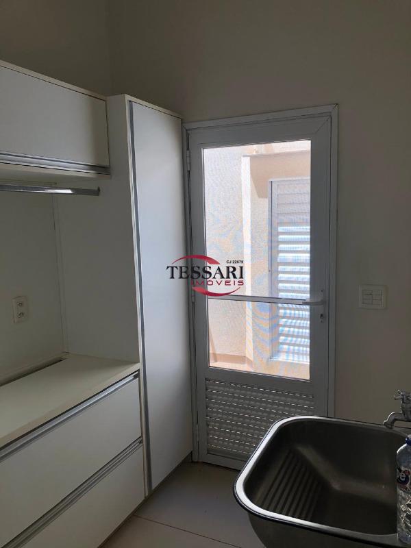 Casa de Condomínio com 3 quartos para aluguel, 200m² — foto 13 de 30