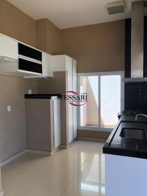 Casa de Condomínio com 3 quartos para aluguel, 200m² — foto 10 de 30