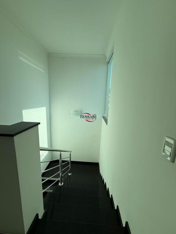 Casa de Condomínio com 3 quartos à venda, 300m² — foto 8 de 23