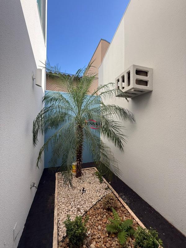 Casa de Condomínio com 3 quartos à venda, 300m² — foto 21 de 23