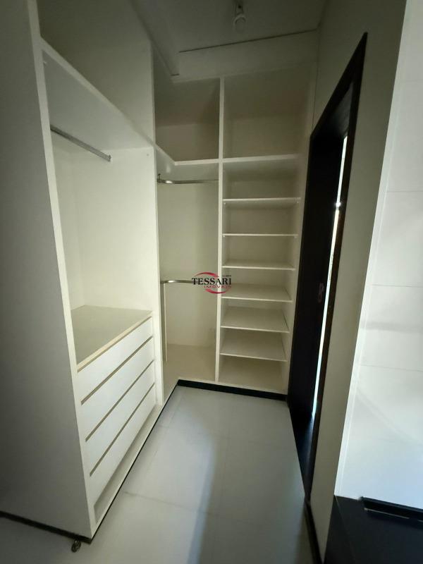 Casa de Condomínio com 3 quartos à venda, 300m² — foto 16 de 23