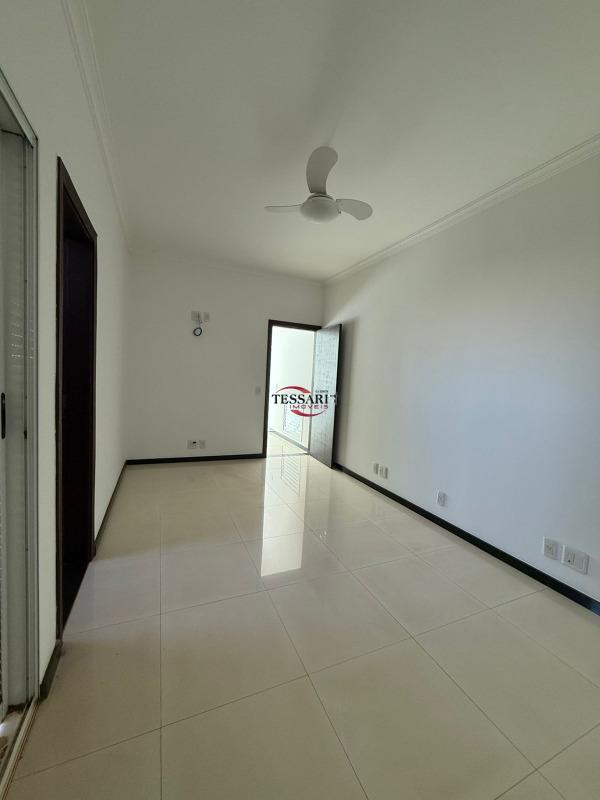 Casa de Condomínio com 3 quartos à venda, 300m² — foto 4 de 23