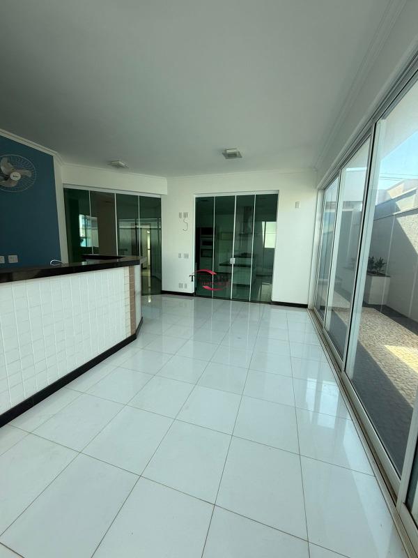 Casa de Condomínio com 3 quartos à venda, 300m² — foto 5 de 23