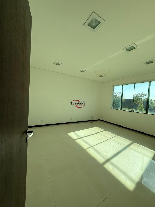 Casa de Condomínio com 3 quartos à venda, 300m² — foto 14 de 23