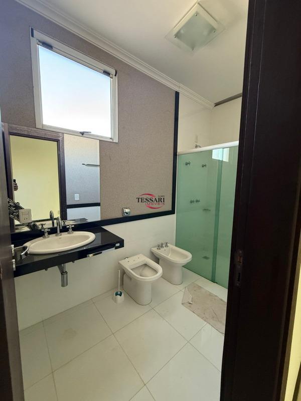 Casa de Condomínio com 3 quartos à venda, 300m² — foto 12 de 23