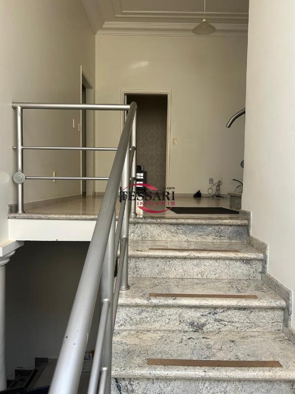 Casa com 4 quartos à venda, 530m² — foto 4 de 12
