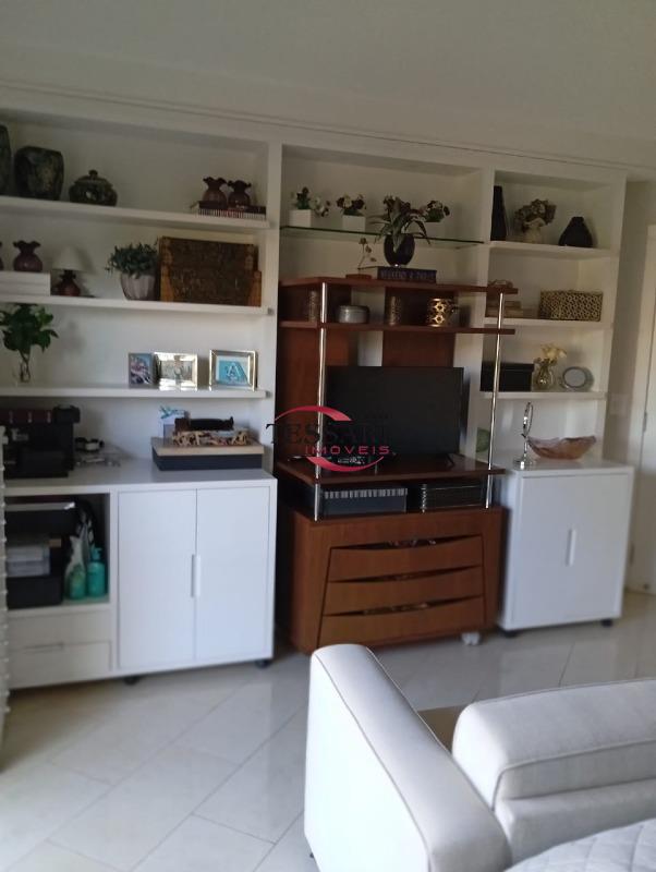 Casa de Condomínio com 3 quartos à venda, 417m² — foto 8 de 24