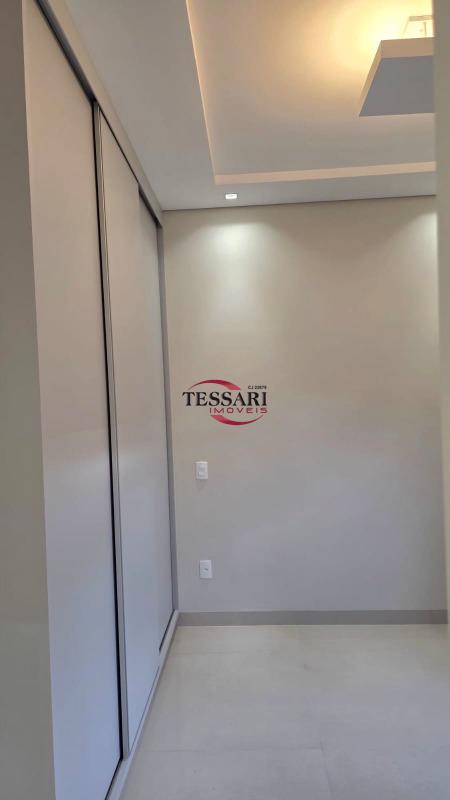 Casa de Condomínio com 3 quartos à venda, 212m² — foto 18 de 29