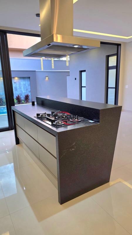 Casa de Condomínio com 3 quartos à venda, 212m² — foto 12 de 29