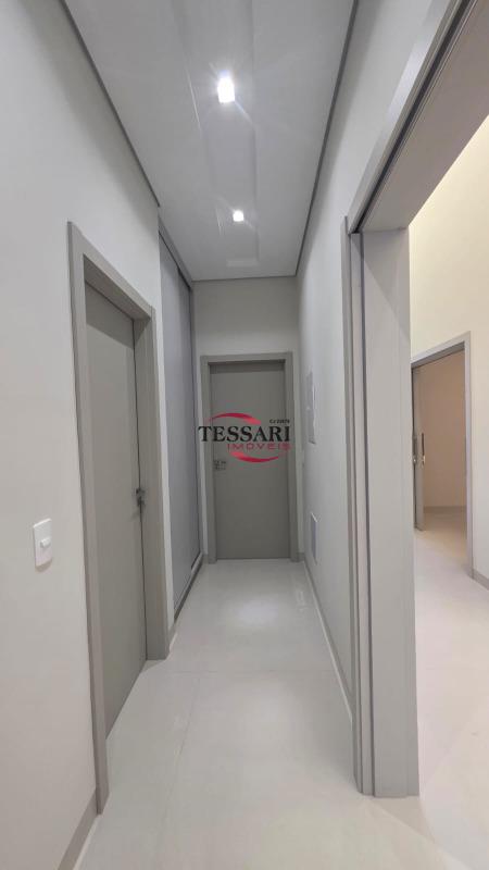 Casa de Condomínio com 3 quartos à venda, 212m² — foto 15 de 29