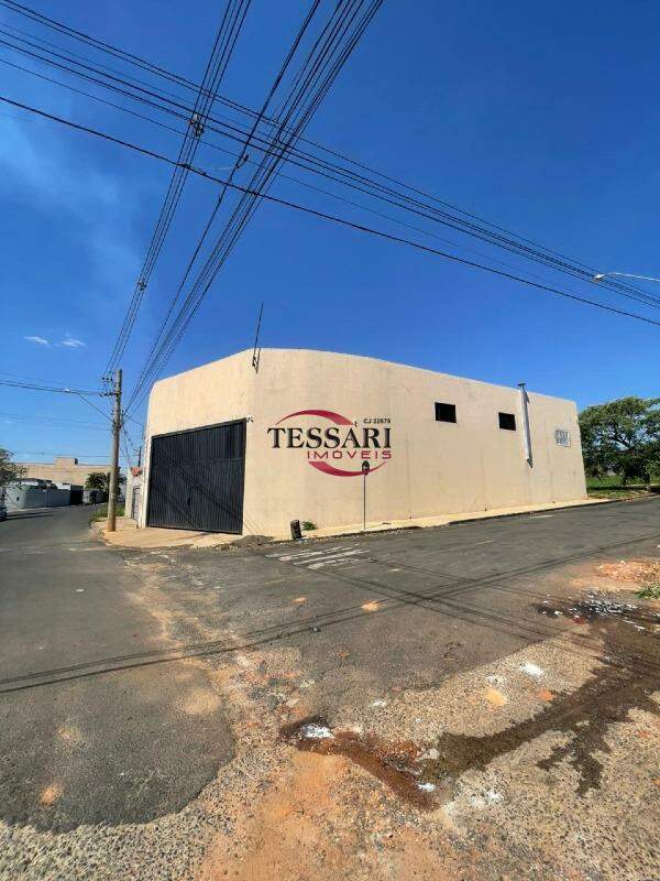 Loja / Salão / Ponto Comercial à venda, 360m² — foto 1 de 19