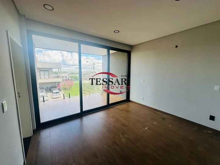 Casa de Condomínio com 3 quartos à venda, 300m² — foto 2 de 23