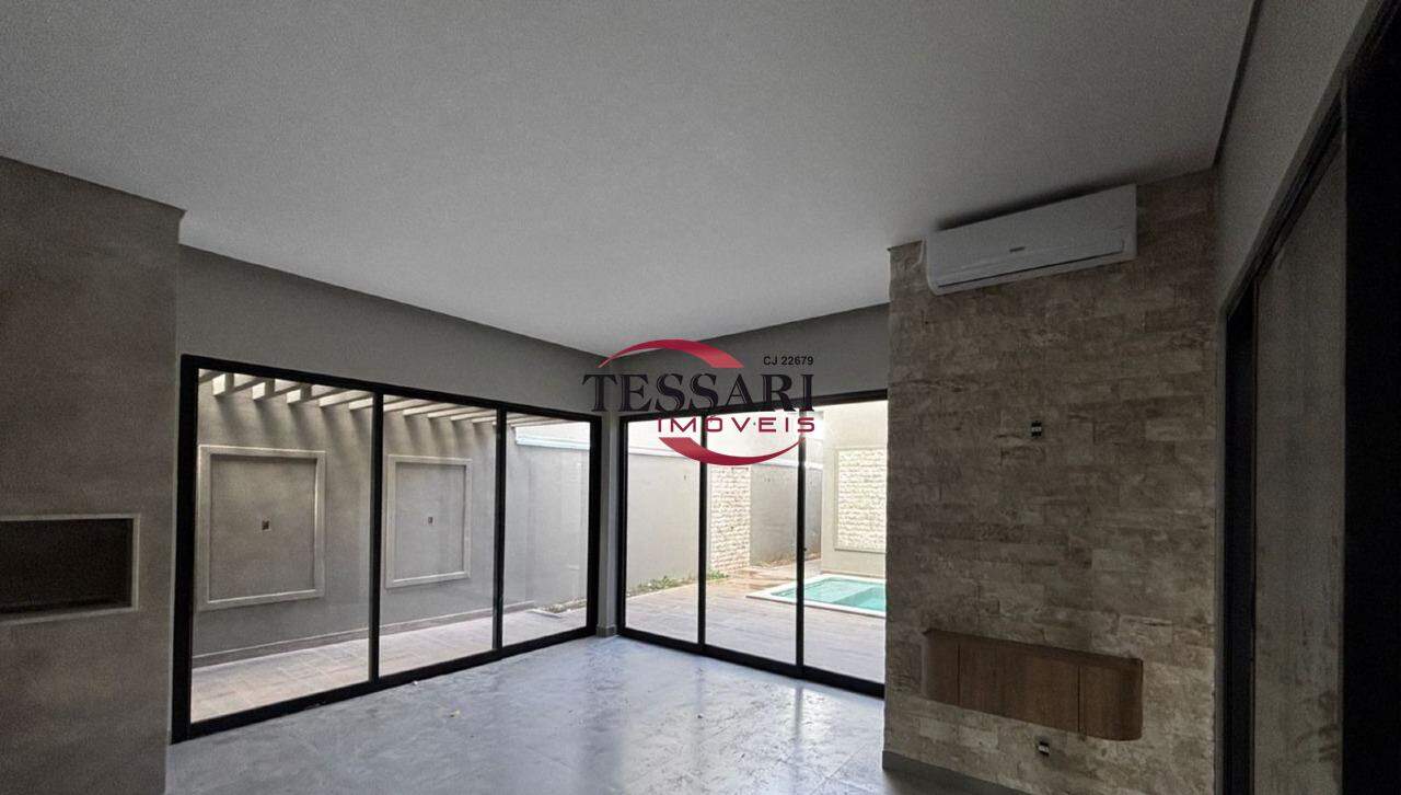 Casa de Condomínio com 3 quartos para aluguel, 280m² — foto 4 de 18