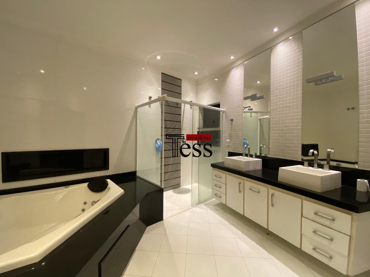 Casa de Condomínio com 4 quartos para aluguel, 380m² — foto 18 de 25