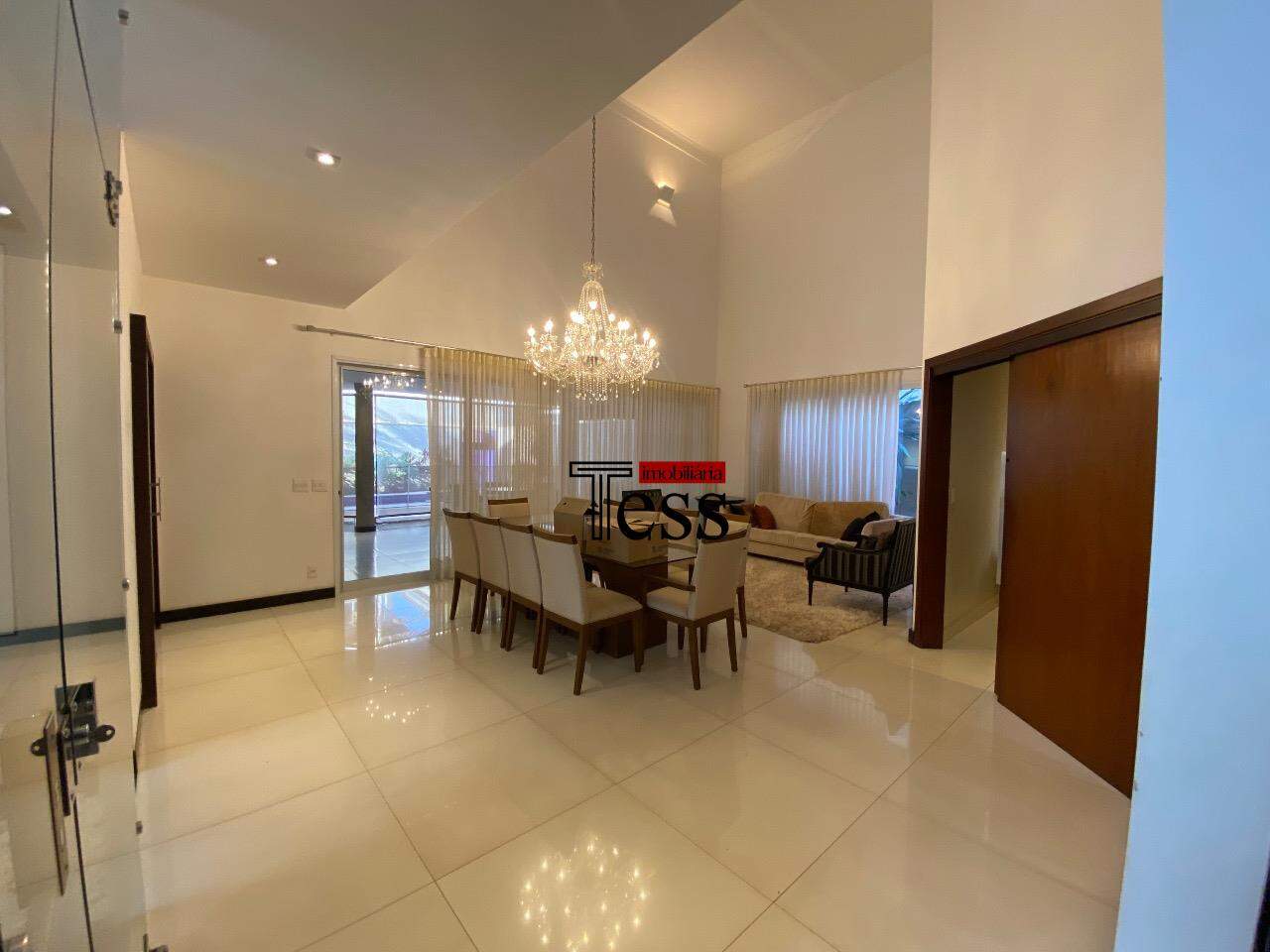 Casa de Condomínio com 4 quartos para aluguel, 380m² — foto 10 de 25