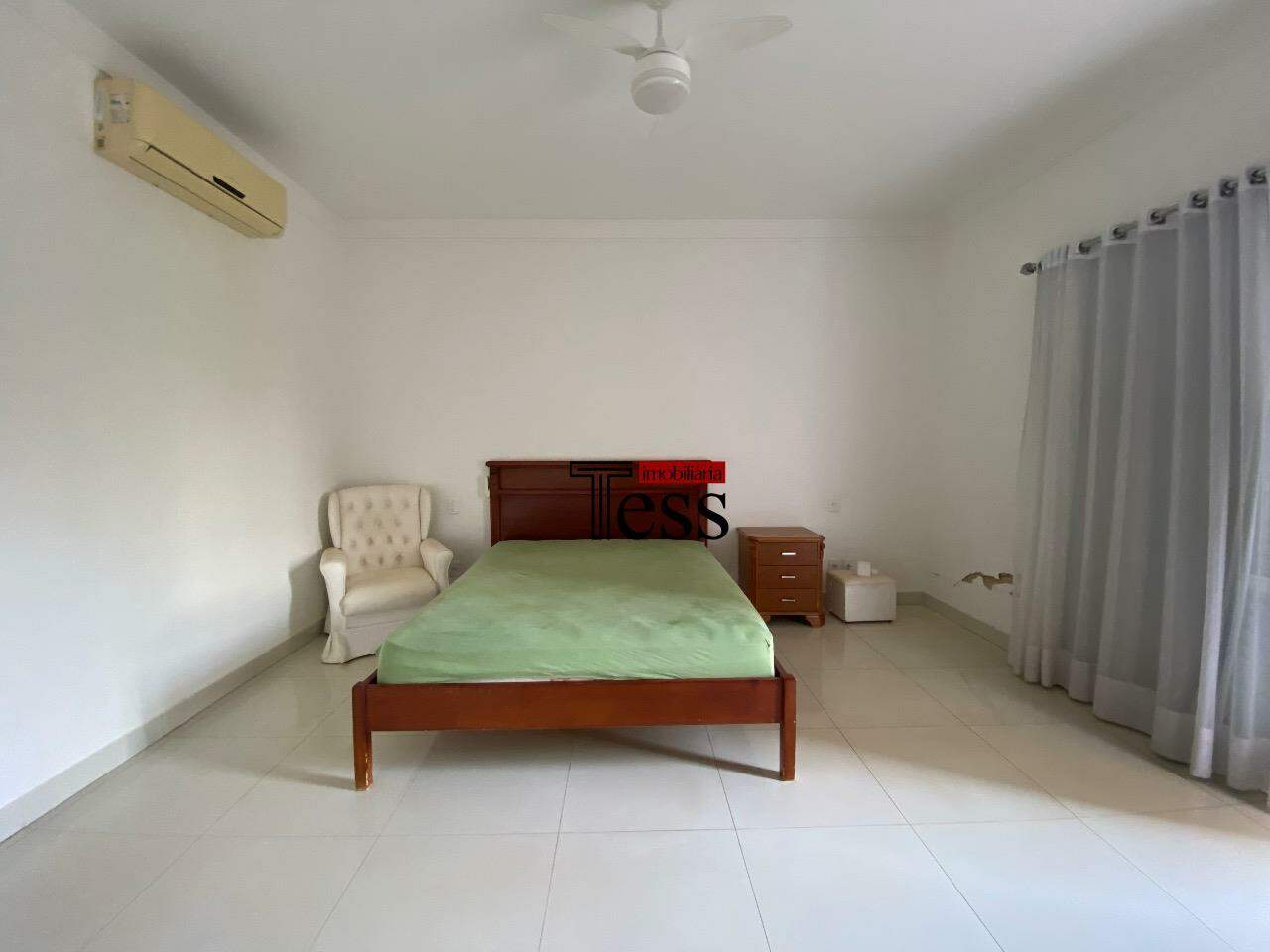 Casa de Condomínio com 4 quartos para aluguel, 380m² — foto 15 de 25
