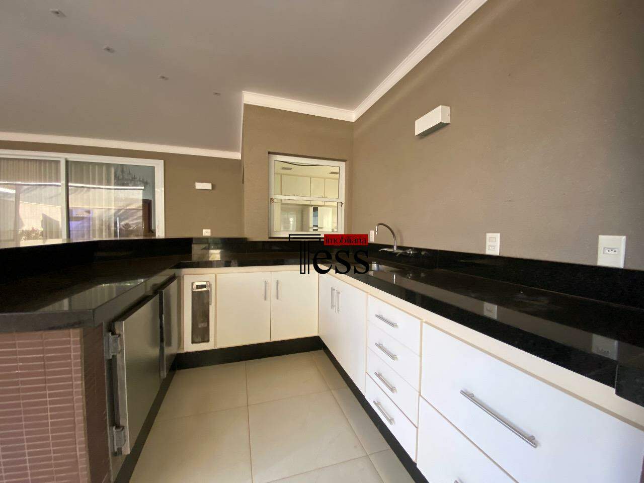 Casa de Condomínio com 4 quartos para aluguel, 380m² — foto 19 de 25
