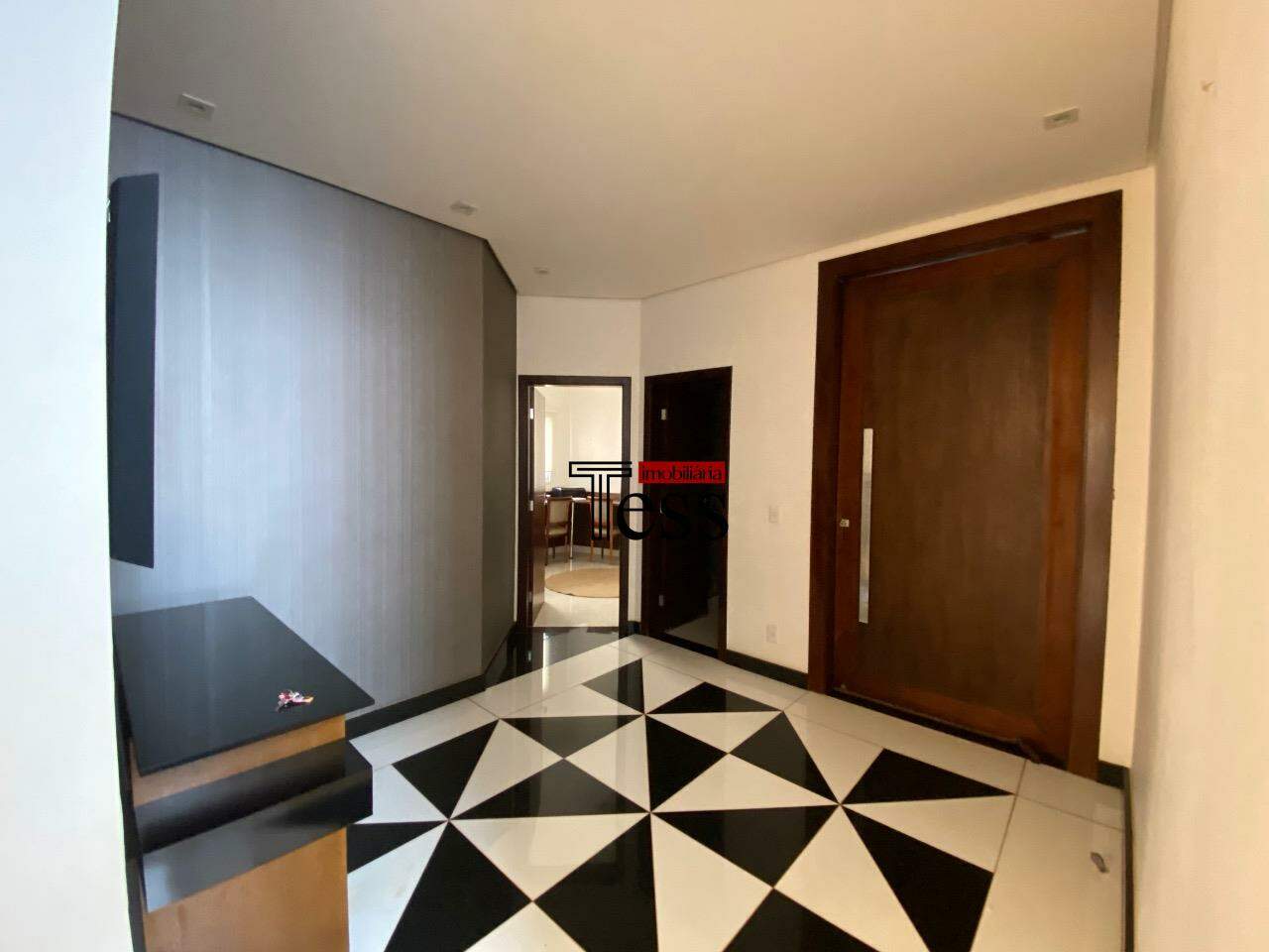 Casa de Condomínio com 4 quartos para aluguel, 380m² — foto 17 de 25