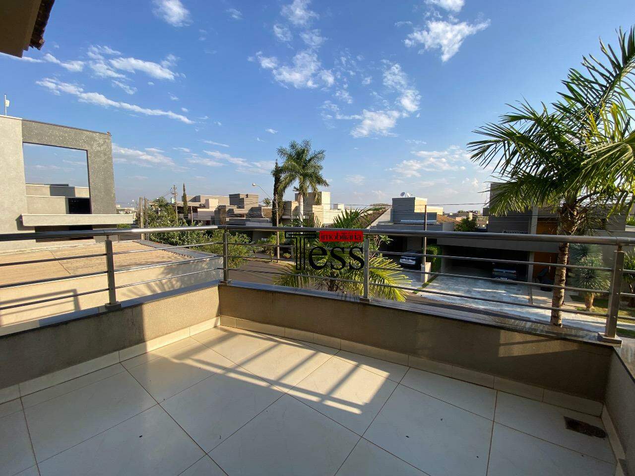 Casa de Condomínio com 4 quartos para aluguel, 380m² — foto 16 de 25