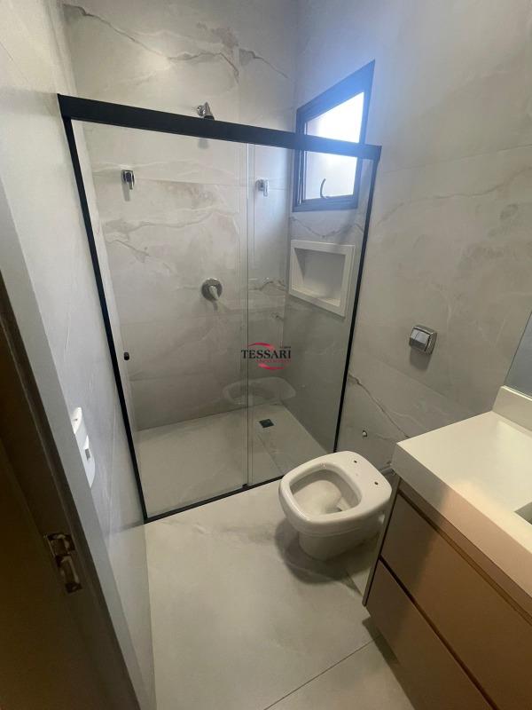 Casa de Condomínio com 3 quartos para aluguel, 280m² — foto 17 de 29