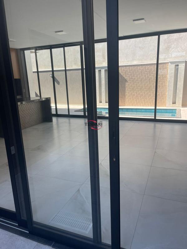 Casa de Condomínio com 3 quartos para aluguel, 280m² — foto 5 de 29