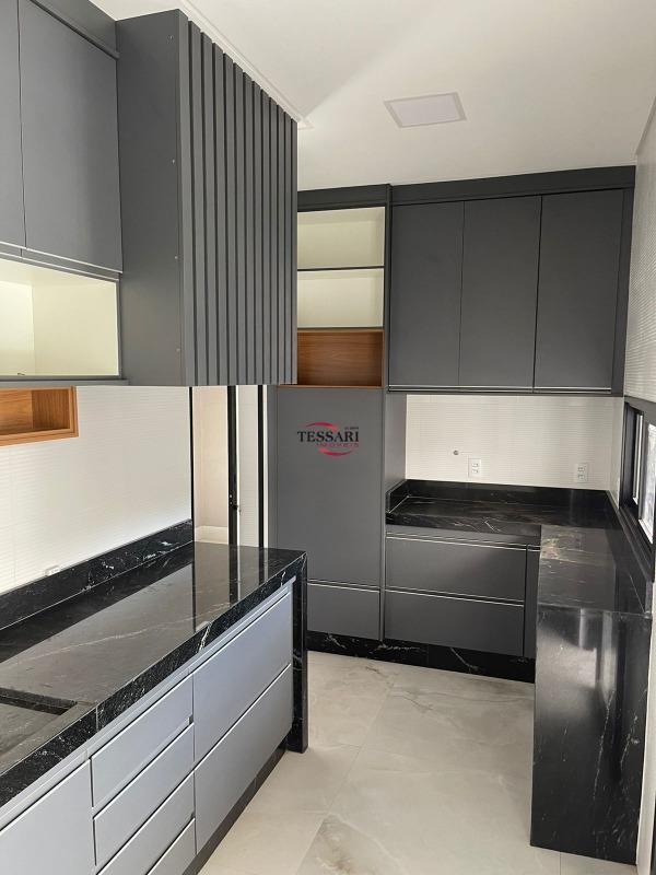Casa de Condomínio com 3 quartos para aluguel, 280m² — foto 10 de 29