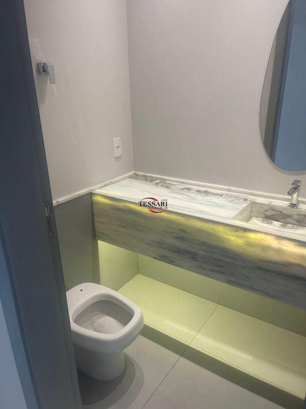 Casa de Condomínio com 3 quartos para aluguel, 280m² — foto 7 de 29